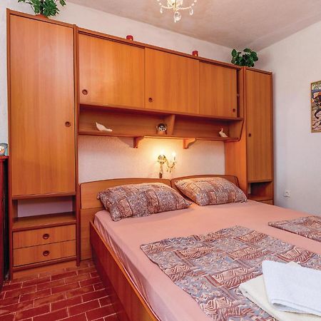 Stunning Apartment In Crikvenica With Kitchen Exteriör bild