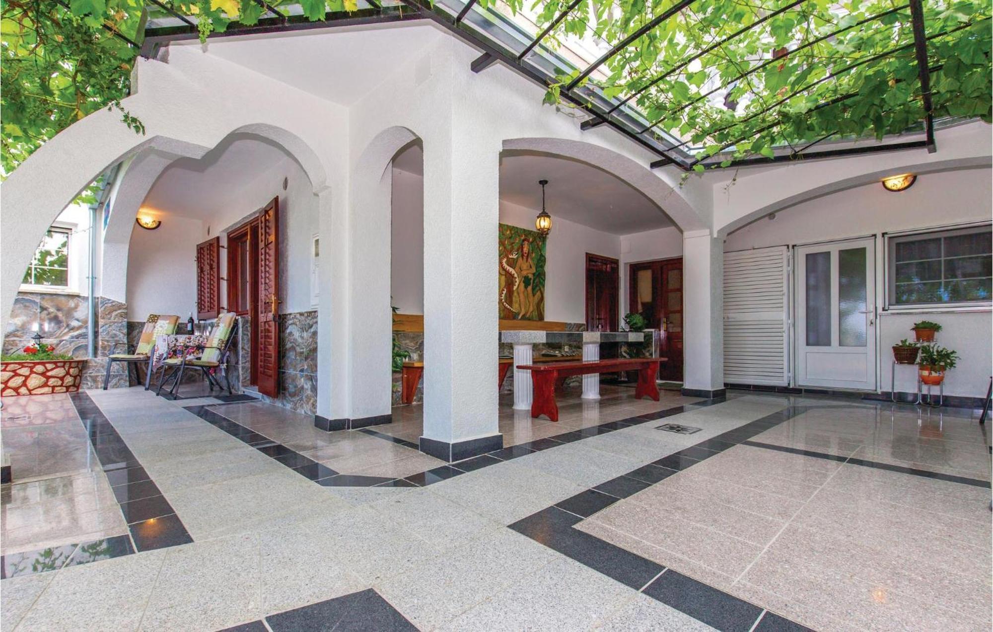 Stunning Apartment In Crikvenica With Kitchen Exteriör bild