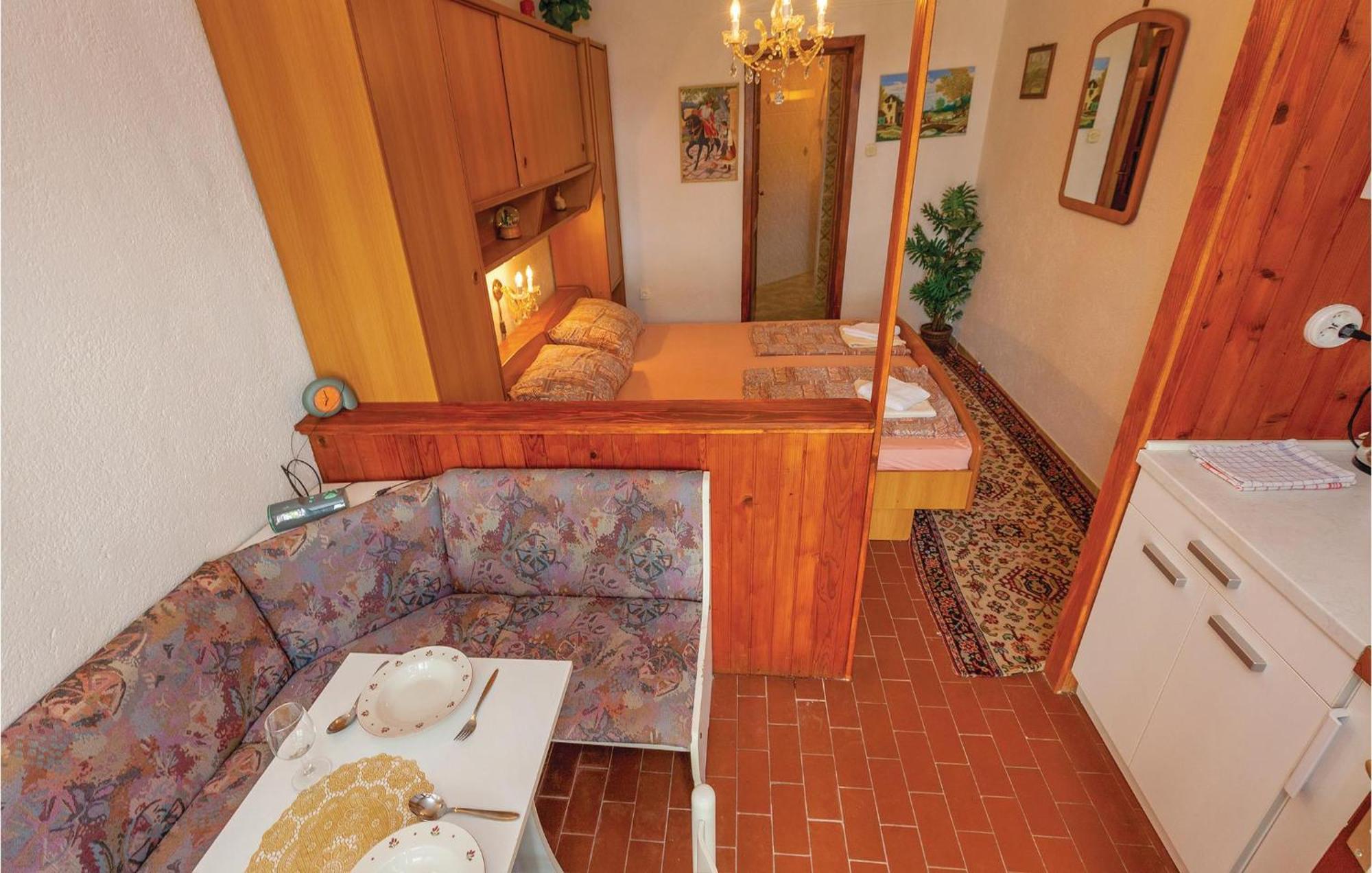 Stunning Apartment In Crikvenica With Kitchen Exteriör bild