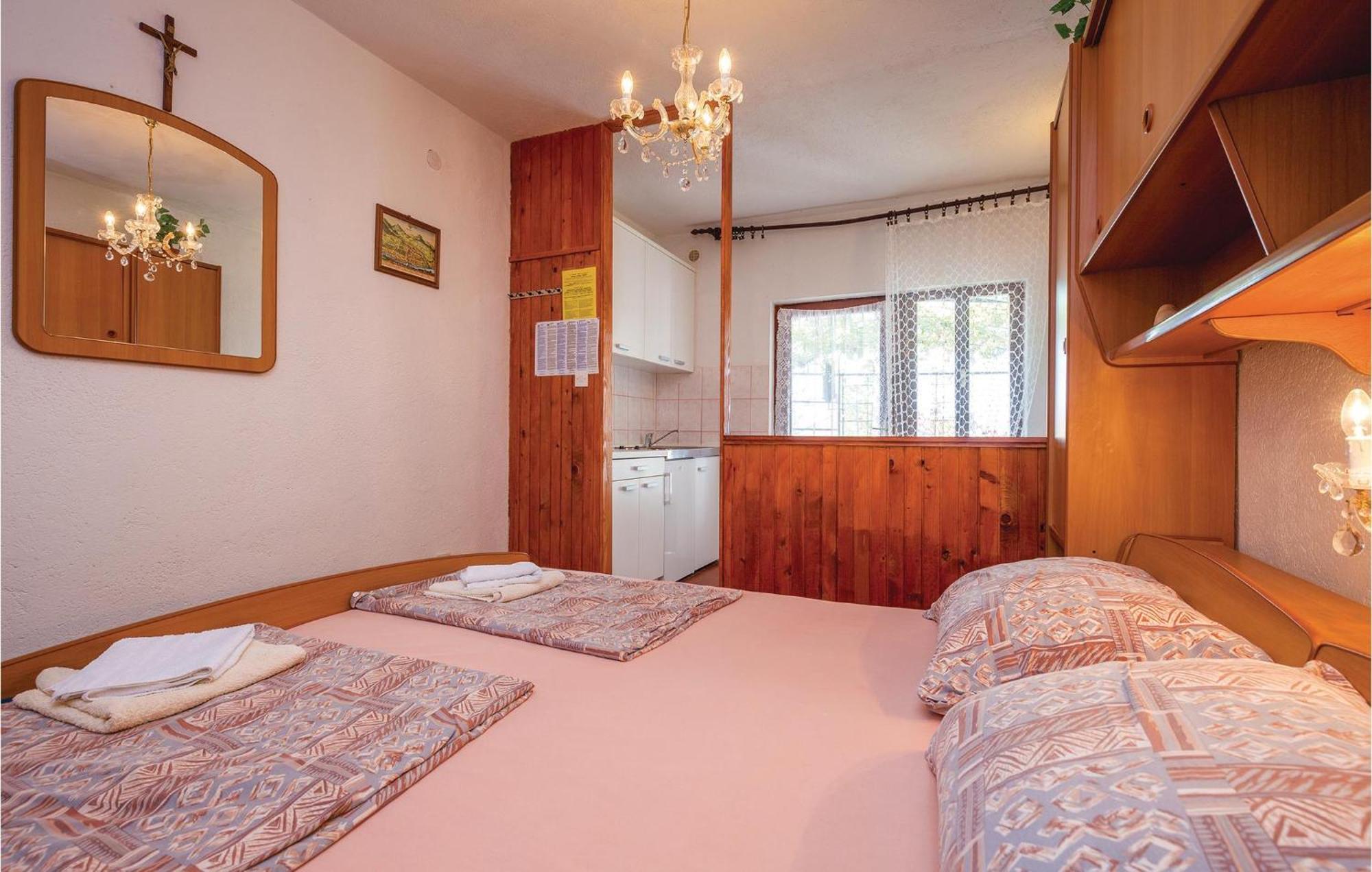Stunning Apartment In Crikvenica With Kitchen Exteriör bild