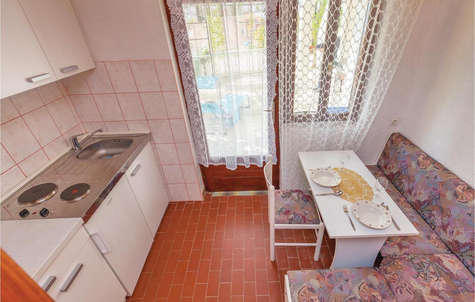 Stunning Apartment In Crikvenica With Kitchen Exteriör bild